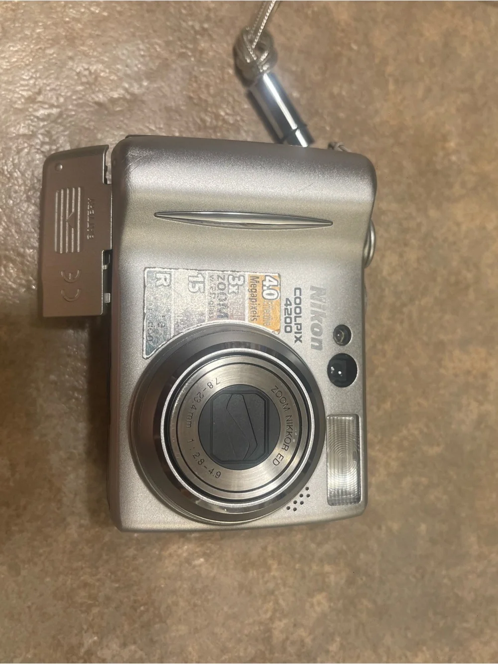 Nikon Coolpix 4200 Silver Digital Camera Boxed Artwork
